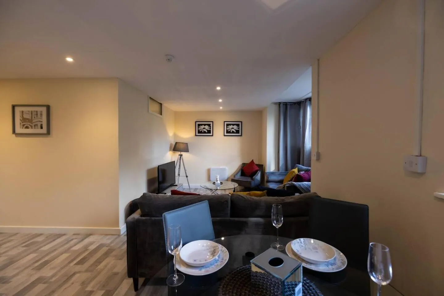3 Bedroomflat-Free Parking-Wifi-Parking-8People London Apartment