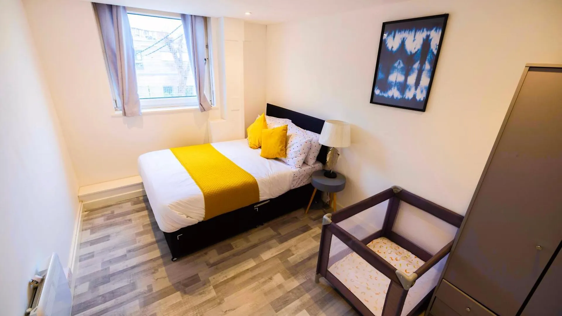 Apartment 3 Bedroomflat-Free Parking-Wifi-Parking-8People London United Kingdom